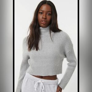 Garage Tegan Cozy Gray Turtleneck Sweater. Size XS.